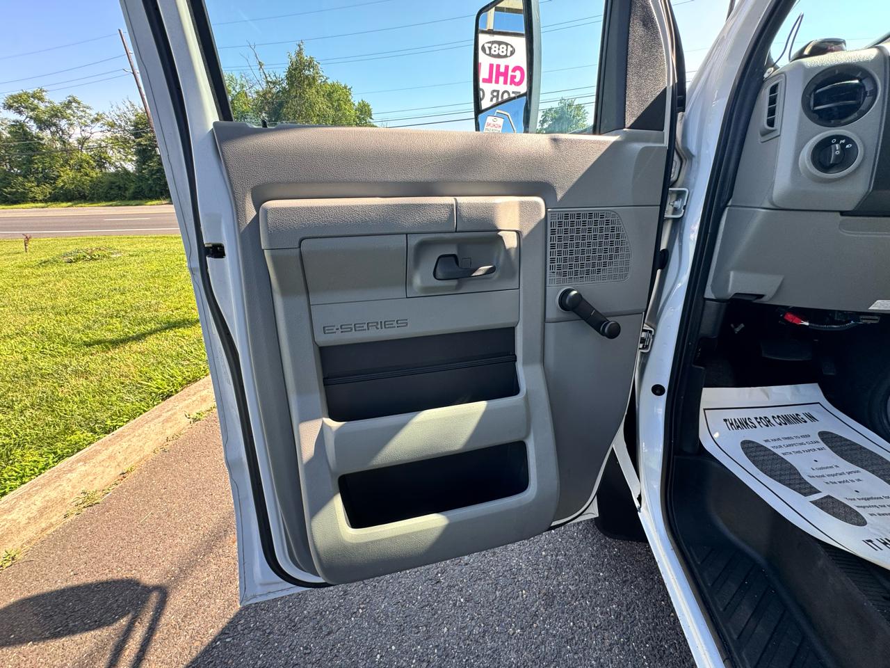 Ford E-Series Cutaway E-350 SRW 138" WB 2019