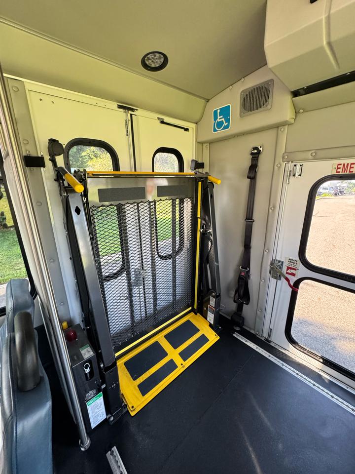 Ford E-Series Cutaway E-350 SRW 138" WB 2019