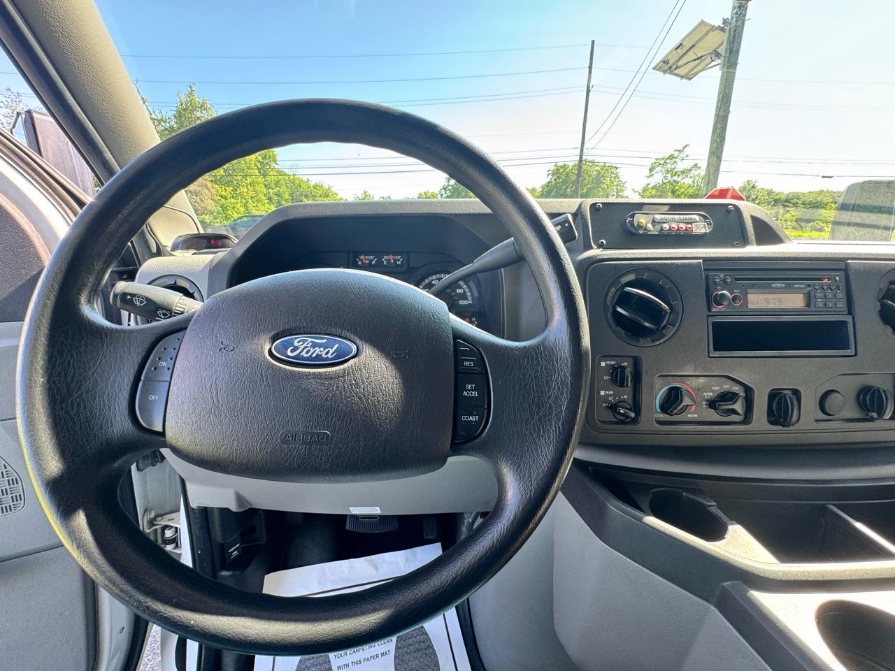 Ford E-Series Cutaway E-350 SRW 138" WB 2019