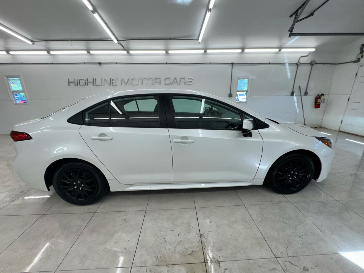 Toyota Corolla LE CVT (Natl) 2024