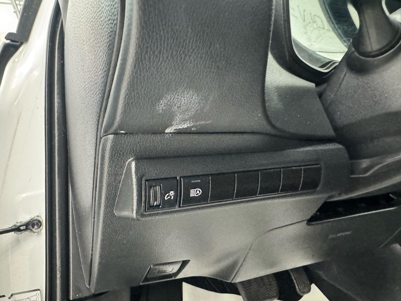Toyota Corolla LE CVT (Natl) 2024