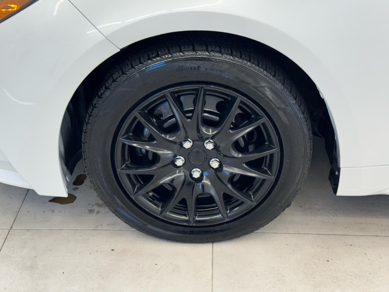 Toyota Corolla LE CVT (Natl) 2024