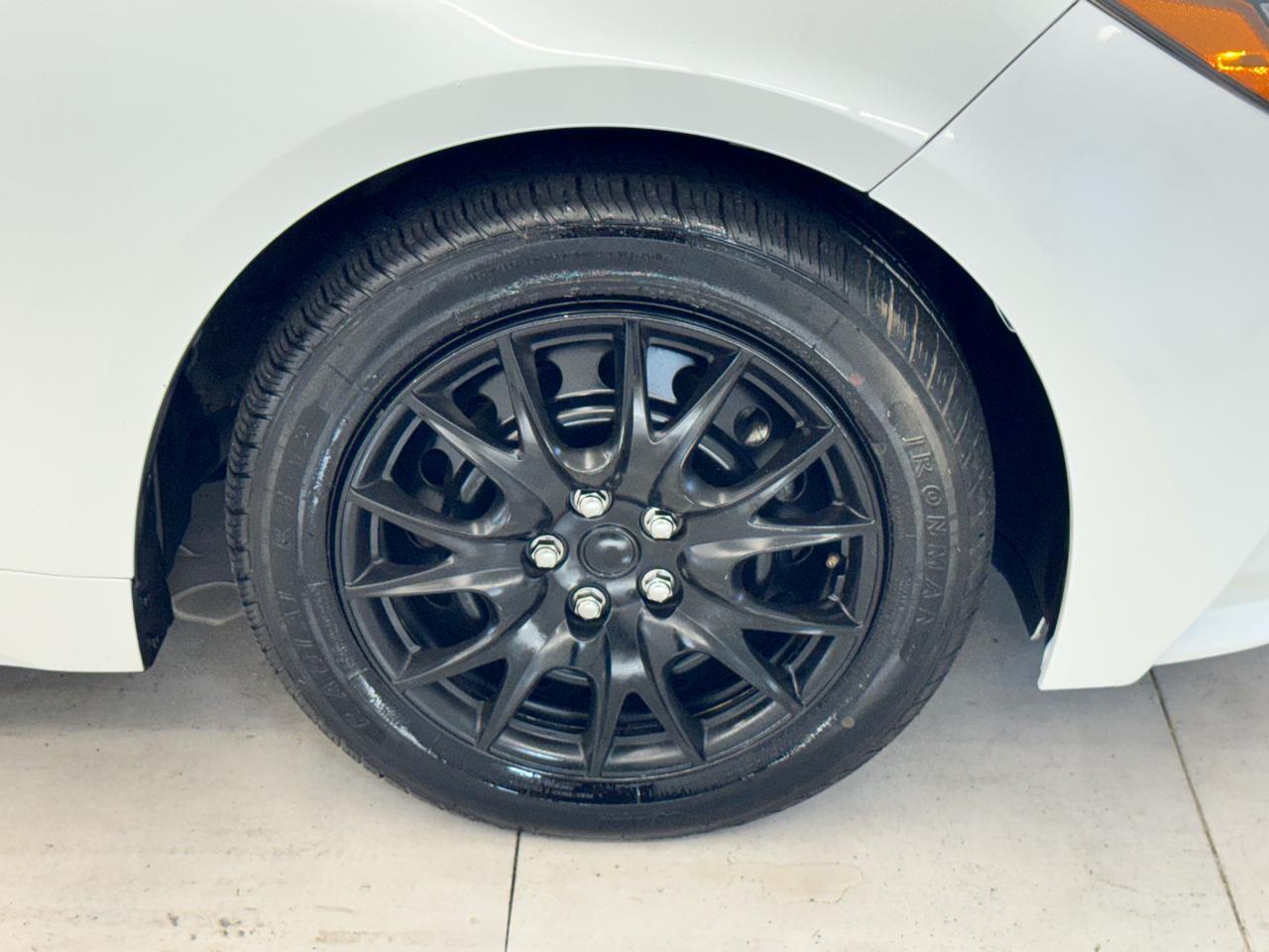 Toyota Corolla LE CVT (Natl) 2024