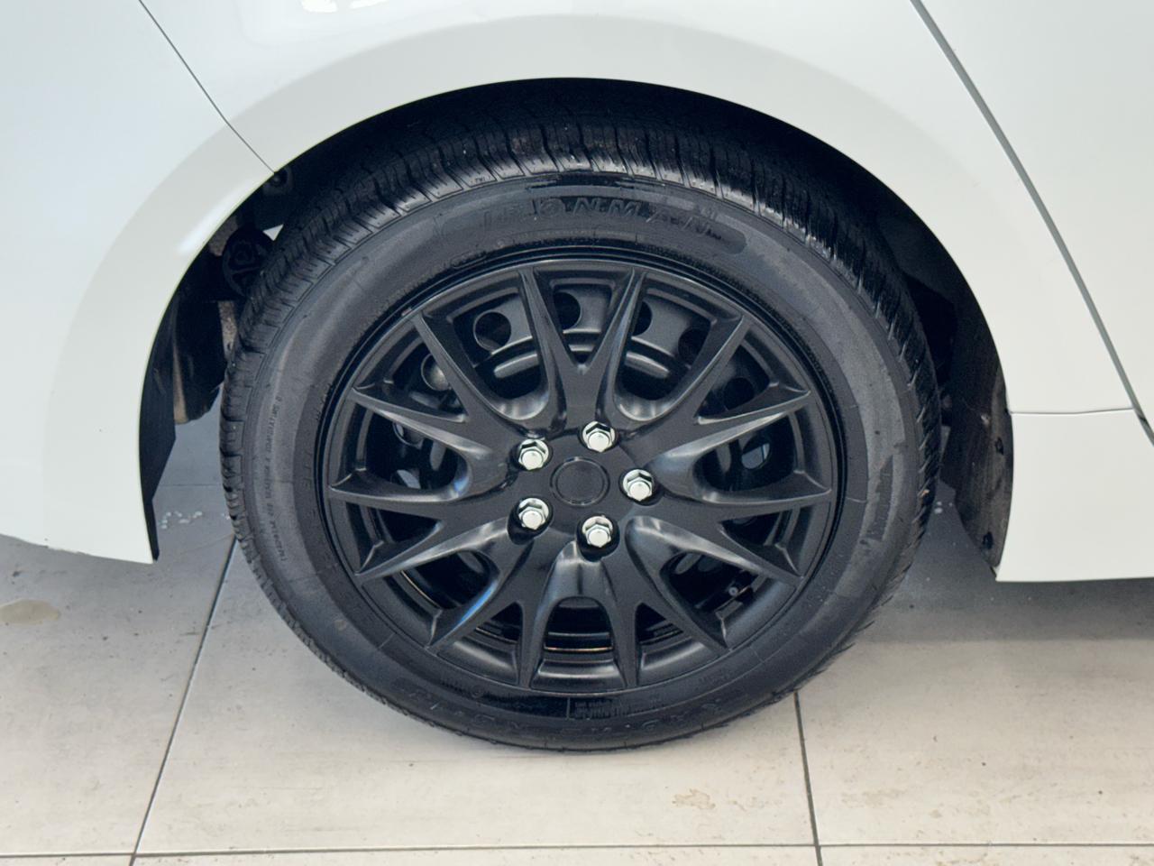 Toyota Corolla LE CVT (Natl) 2024