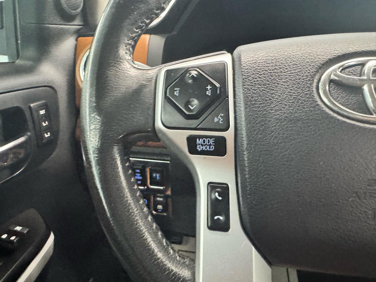 Toyota Tundra 4WD 1794 Edition CrewMax 5.5' Bed 5.7L (Natl) 2018