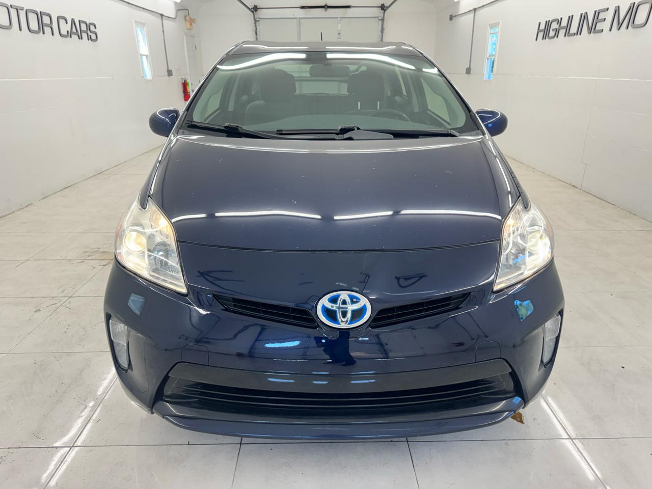 Toyota Prius 5dr HB Persona Series Special Edition (Natl) 2015