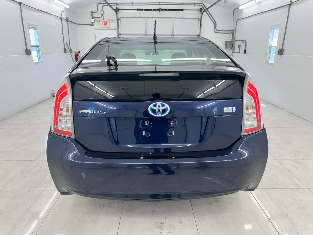 Toyota Prius 5dr HB Persona Series Special Edition (Natl) 2015