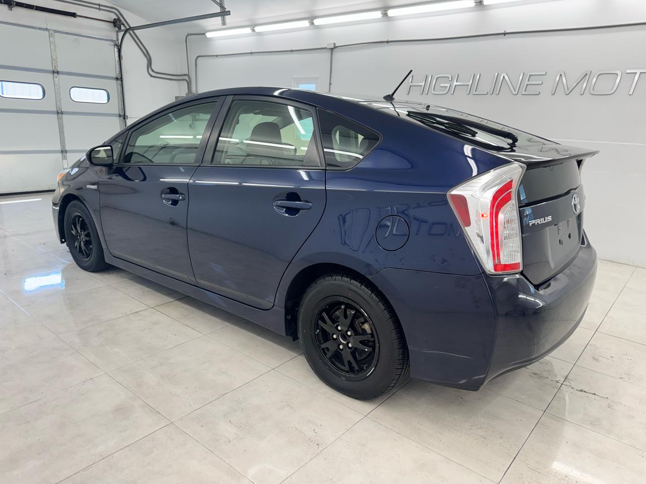 Toyota Prius 5dr HB Persona Series Special Edition (Natl) 2015