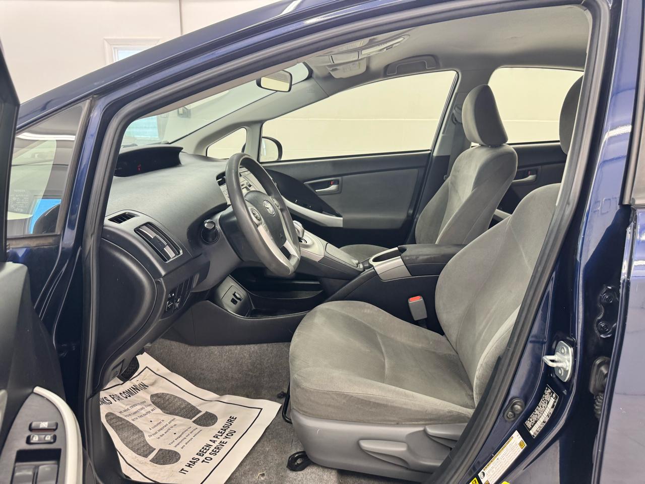 Toyota Prius 5dr HB Persona Series Special Edition (Natl) 2015