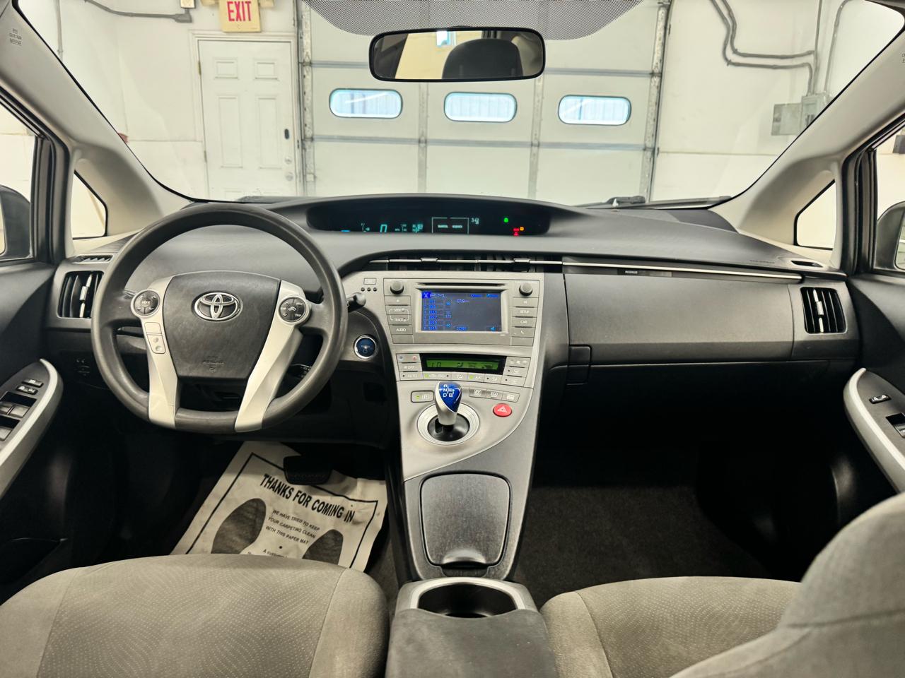 Toyota Prius 5dr HB Persona Series Special Edition (Natl) 2015