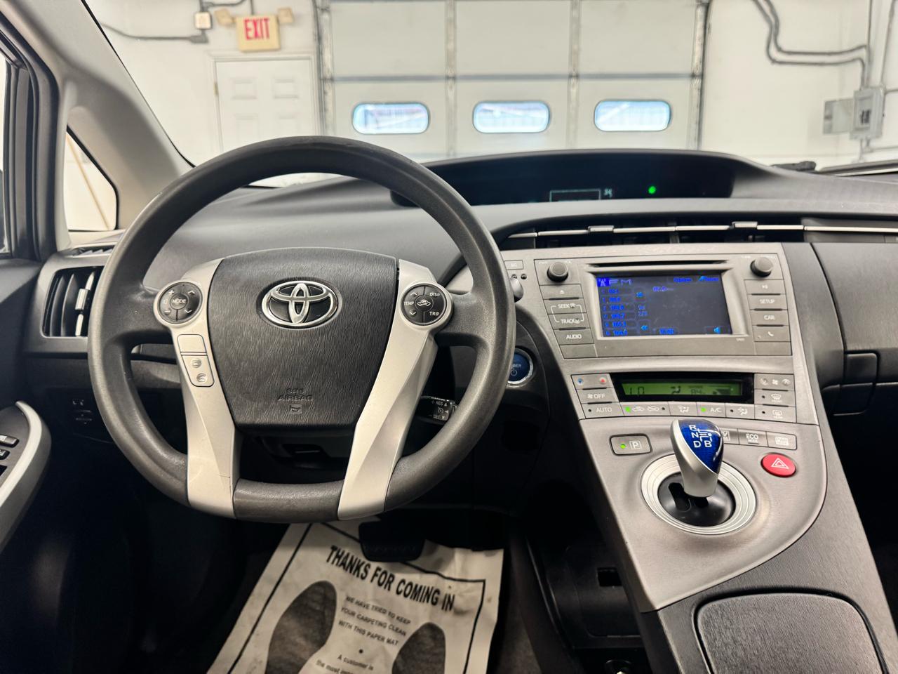 Toyota Prius 5dr HB Persona Series Special Edition (Natl) 2015