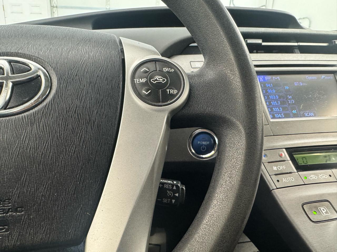 Toyota Prius 5dr HB Persona Series Special Edition (Natl) 2015
