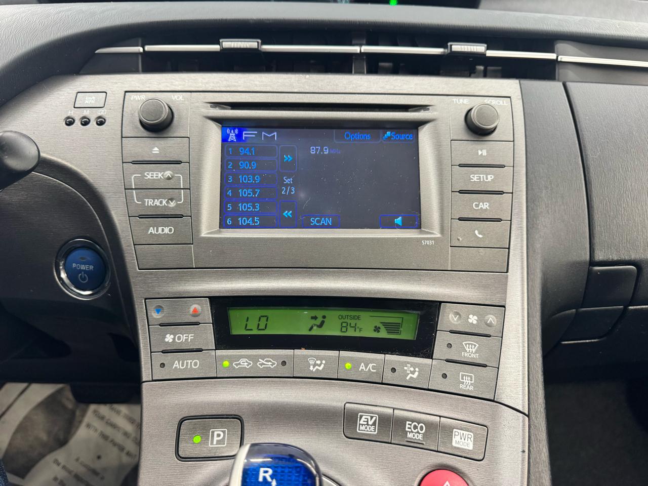 Toyota Prius 5dr HB Persona Series Special Edition (Natl) 2015
