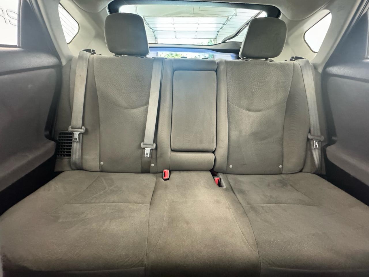 Toyota Prius 5dr HB Persona Series Special Edition (Natl) 2015