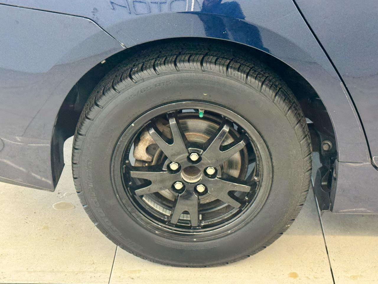 Toyota Prius 5dr HB Persona Series Special Edition (Natl) 2015