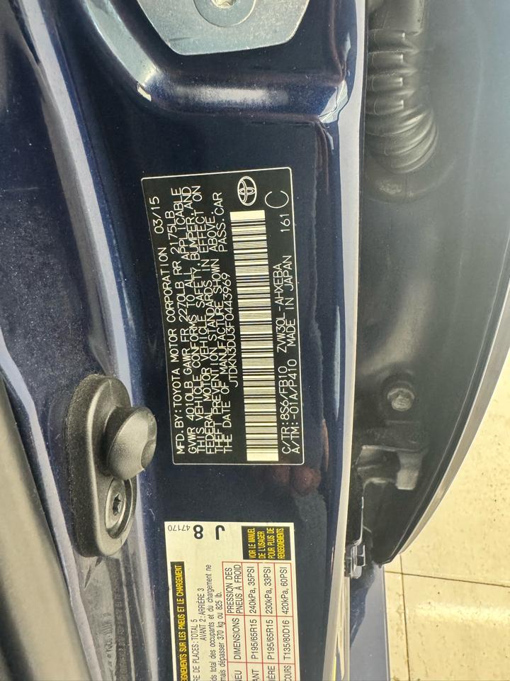 Toyota Prius 5dr HB Persona Series Special Edition (Natl) 2015