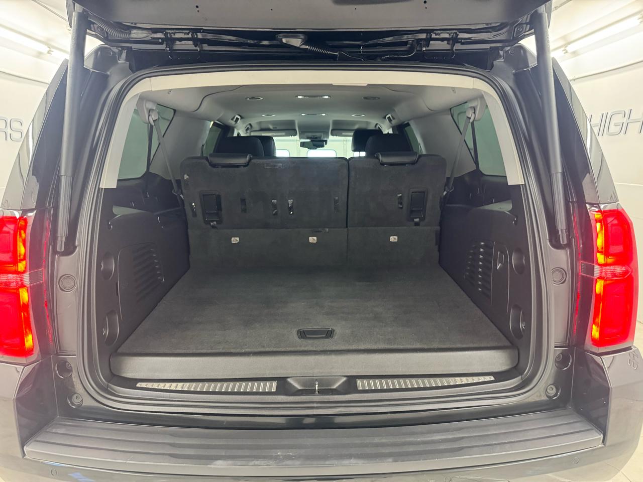 Chevrolet Suburban 4WD 4dr LT 2020