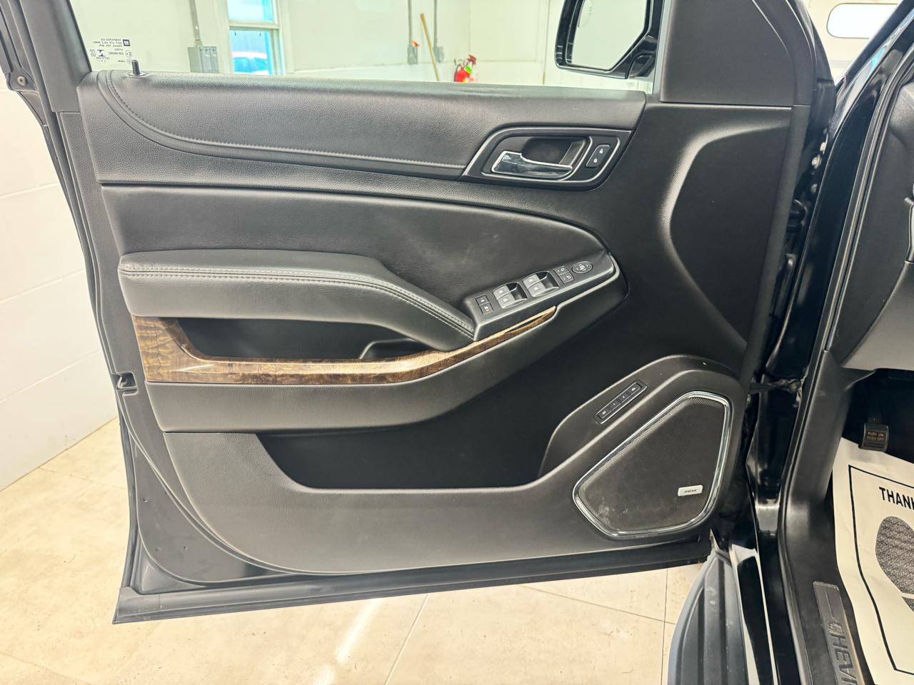 Chevrolet Suburban 4WD 4dr LT 2020