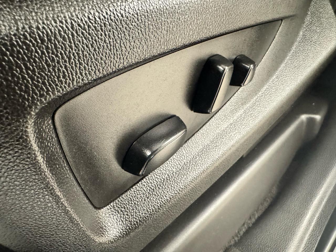 Chevrolet Suburban 4WD 4dr LT 2020