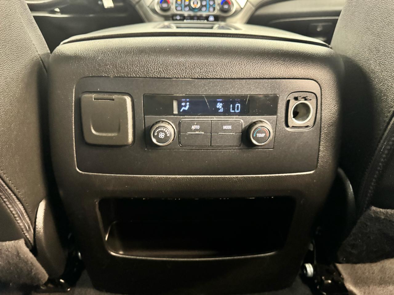 Chevrolet Suburban 4WD 4dr LT 2020