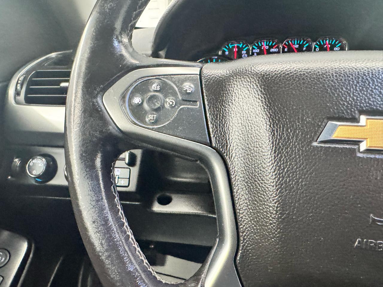 Chevrolet Suburban 4WD 4dr LT 2020