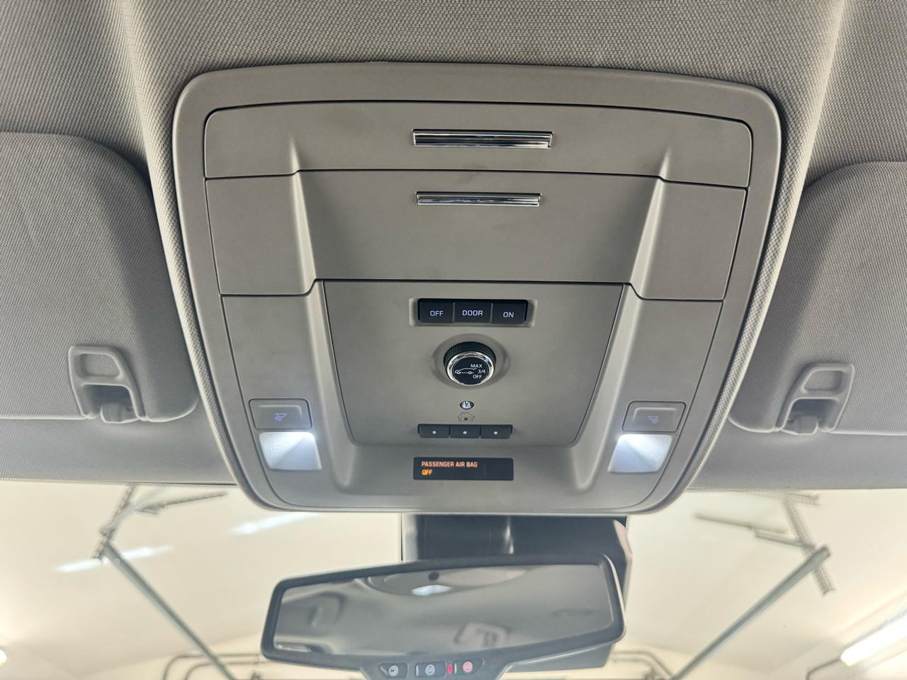 Chevrolet Suburban 4WD 4dr LT 2020