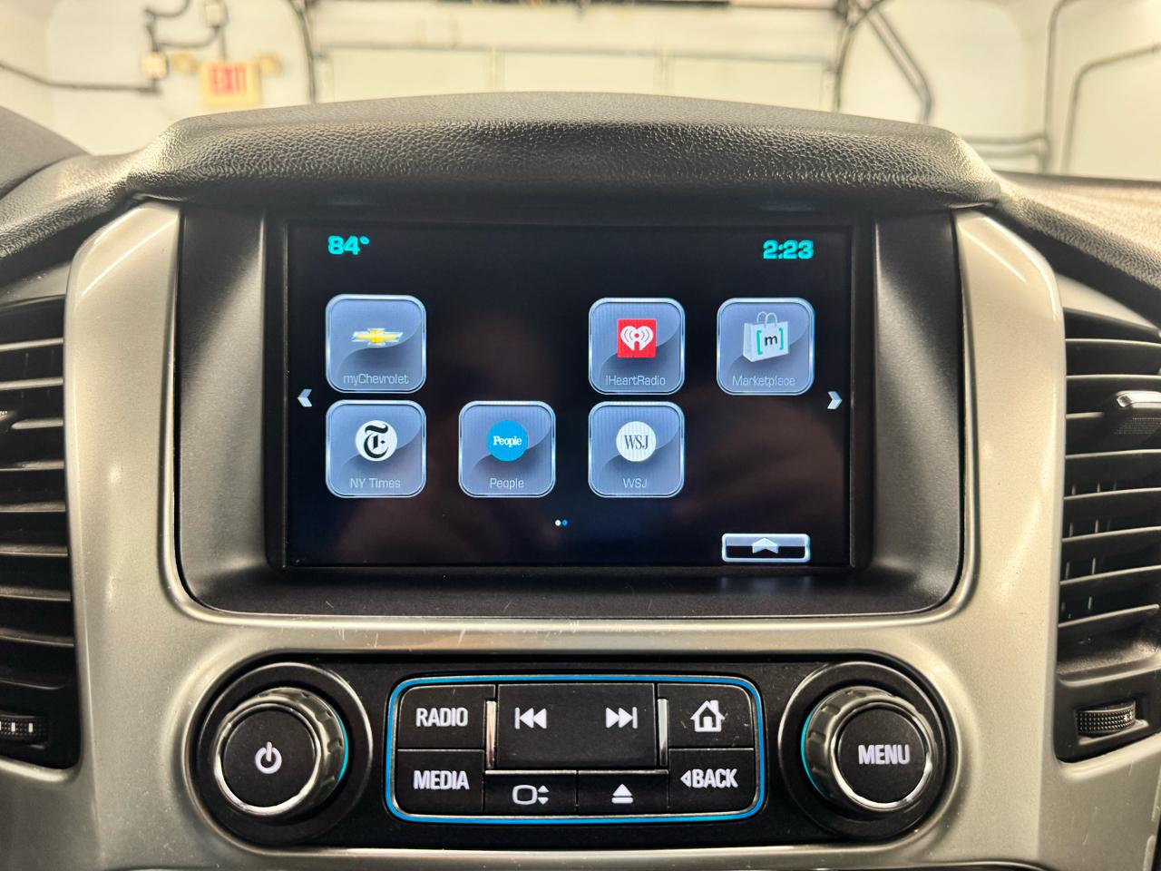 Chevrolet Suburban 4WD 4dr LT 2020