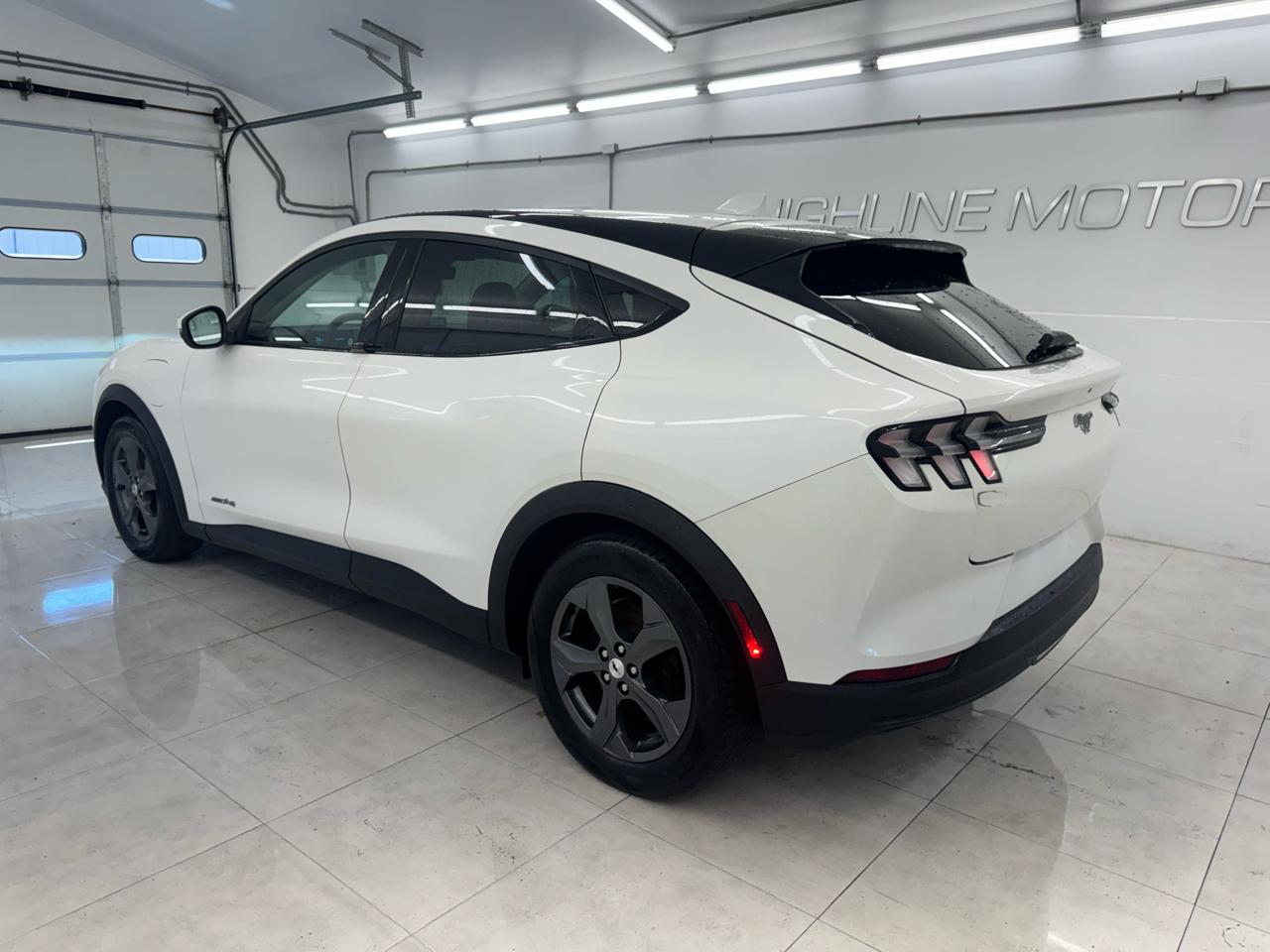 Ford Mustang Mach-E Select AWD 2021