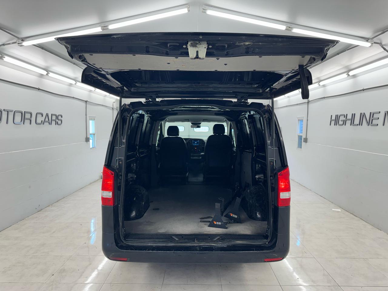 Mercedes-Benz Metris Cargo Van Standard Roof 126" Wheelbase 2022