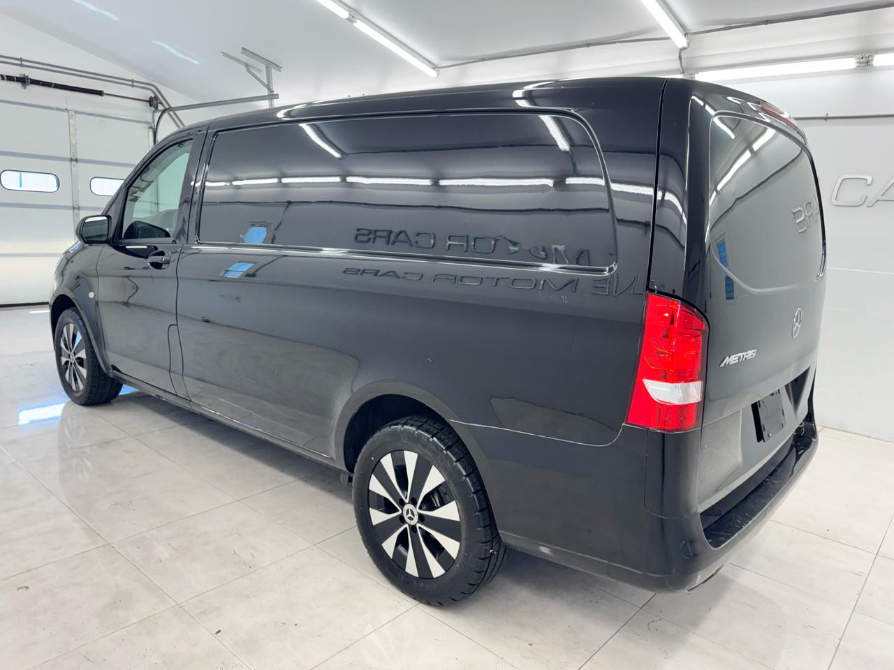 Mercedes-Benz Metris Cargo Van Standard Roof 126" Wheelbase 2022