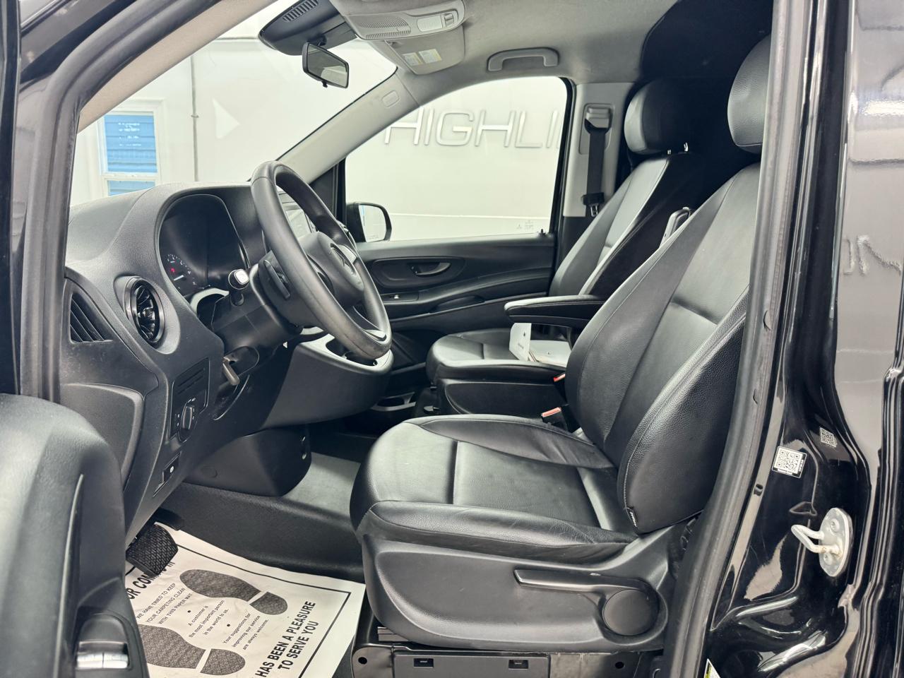 Mercedes-Benz Metris Cargo Van Standard Roof 126" Wheelbase 2022