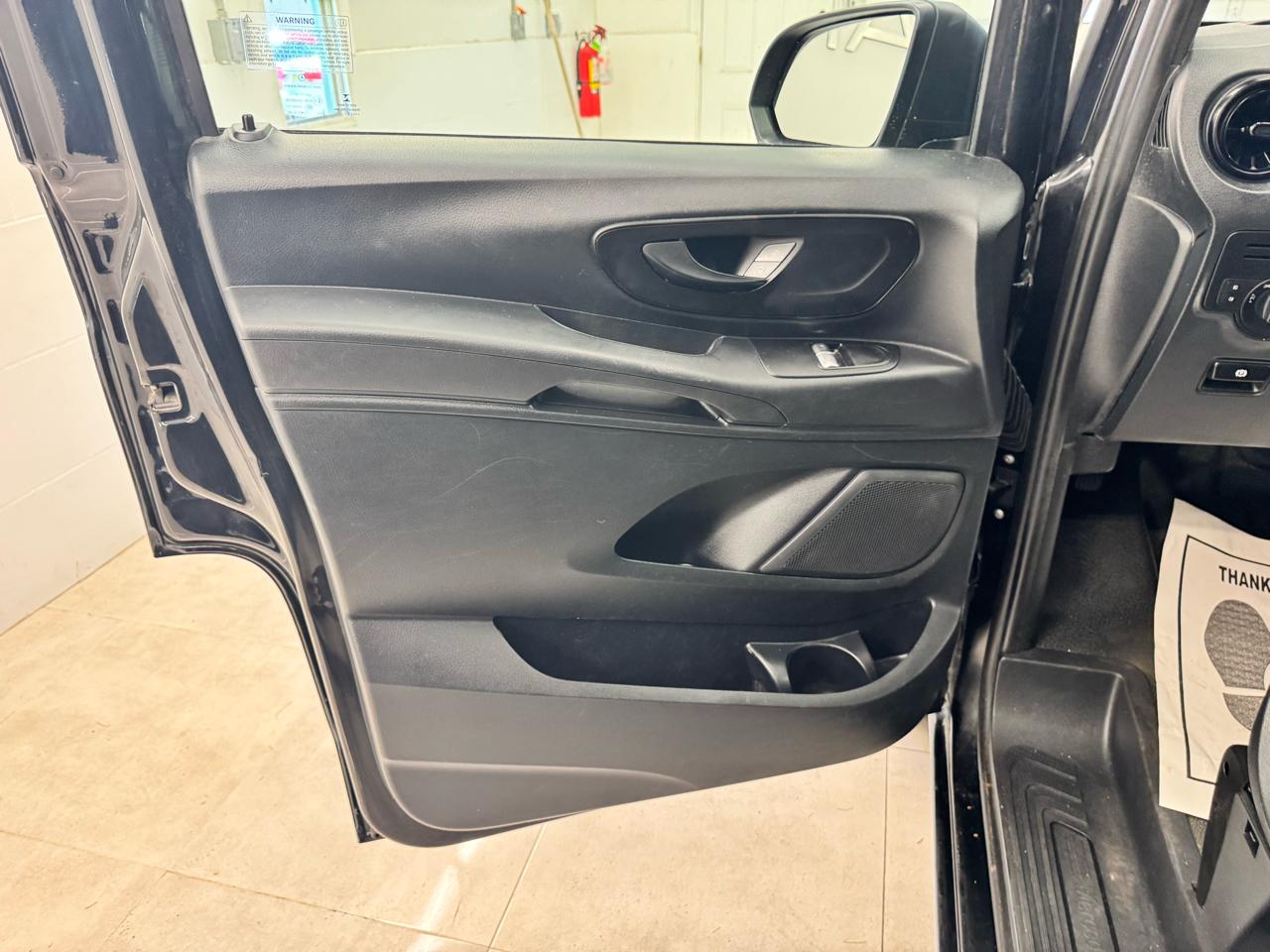 Mercedes-Benz Metris Cargo Van Standard Roof 126" Wheelbase 2022
