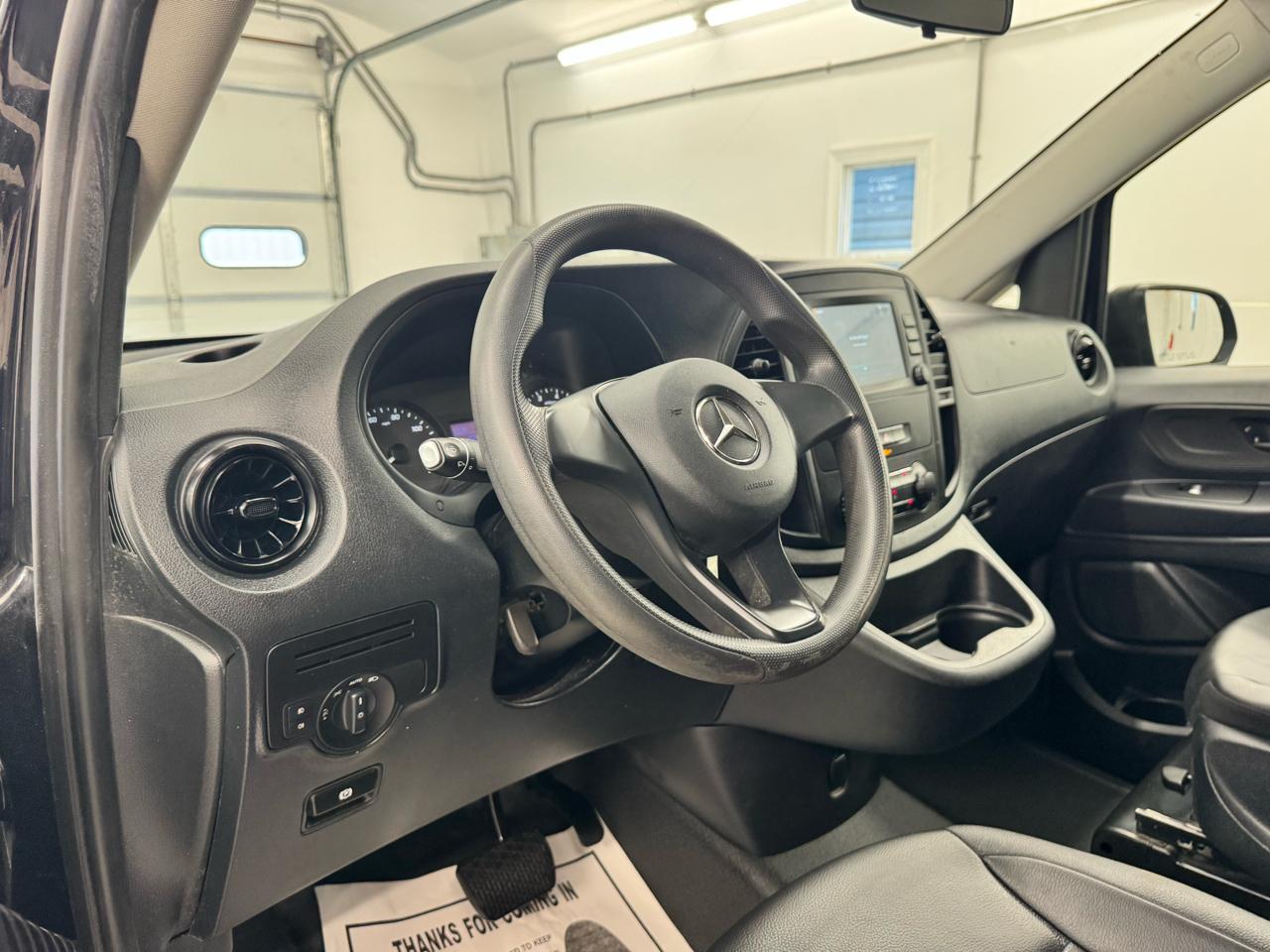 Mercedes-Benz Metris Cargo Van Standard Roof 126" Wheelbase 2022