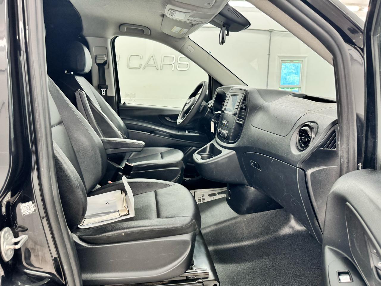 Mercedes-Benz Metris Cargo Van Standard Roof 126" Wheelbase 2022