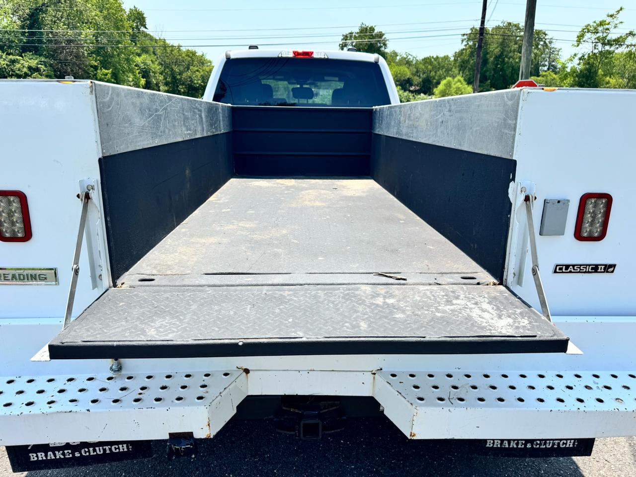 Ford Super Duty F-350 DRW Lariat 4WD Crew Cab 179" WB 60" CA 2021