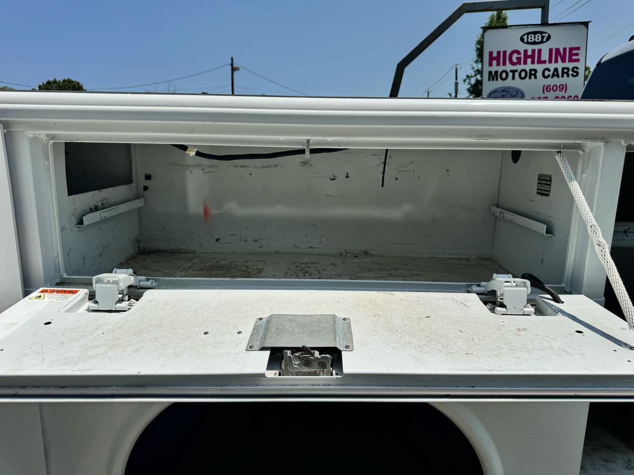 Ford Super Duty F-350 DRW Lariat 4WD Crew Cab 179" WB 60" CA 2021
