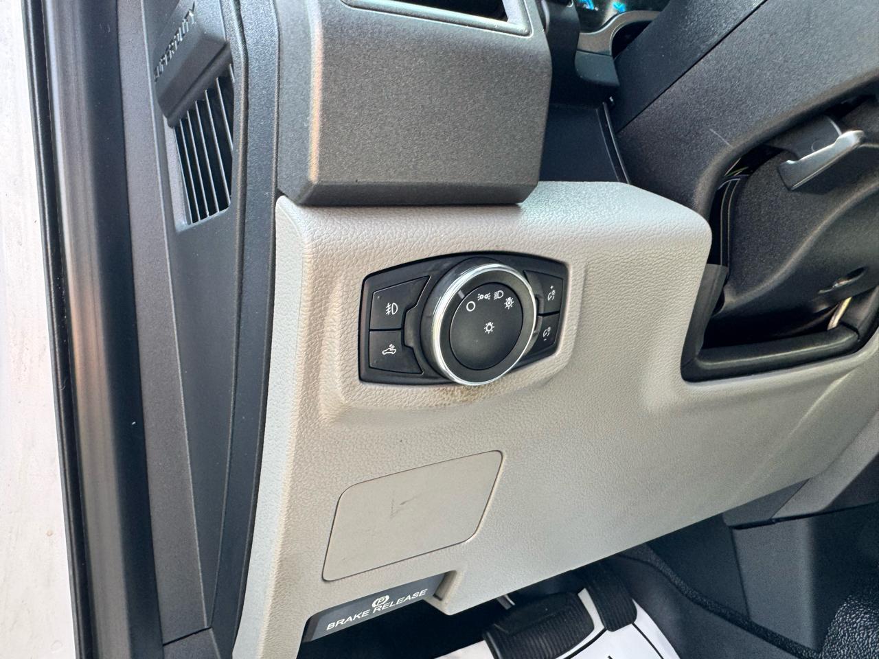 Ford Super Duty F-350 DRW Lariat 4WD Crew Cab 179" WB 60" CA 2021