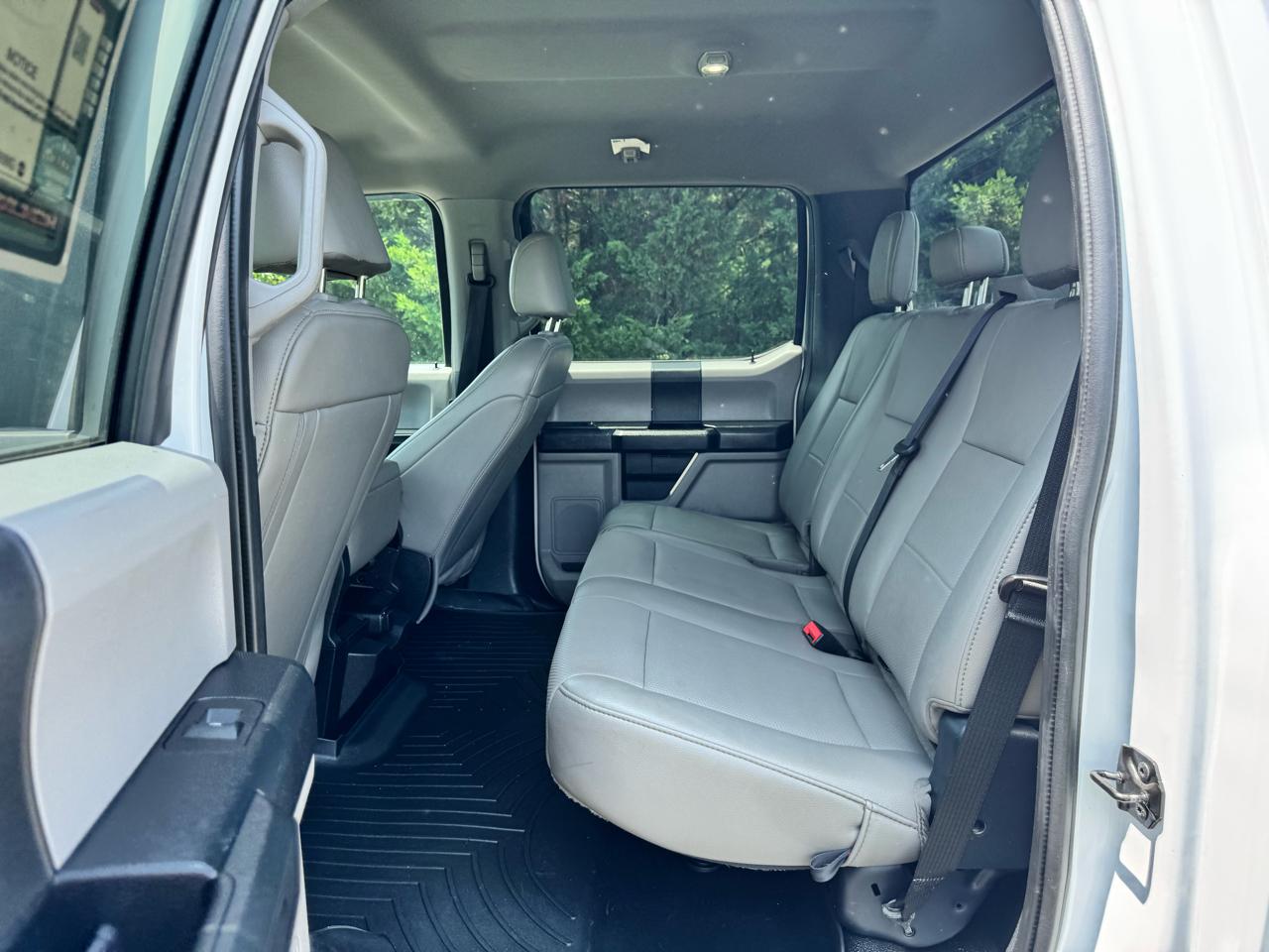 Ford Super Duty F-350 DRW Lariat 4WD Crew Cab 179" WB 60" CA 2021
