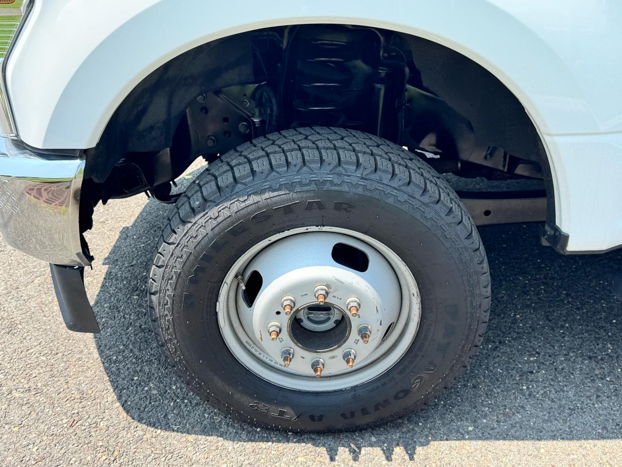 Ford Super Duty F-350 DRW Lariat 4WD Crew Cab 179" WB 60" CA 2021