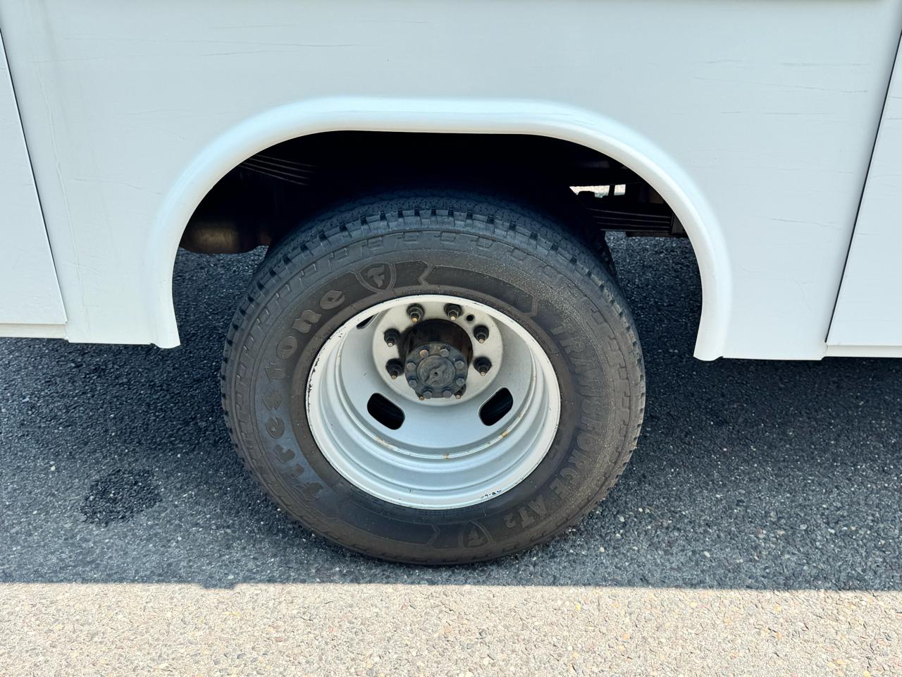Ford Super Duty F-350 DRW Lariat 4WD Crew Cab 179" WB 60" CA 2021