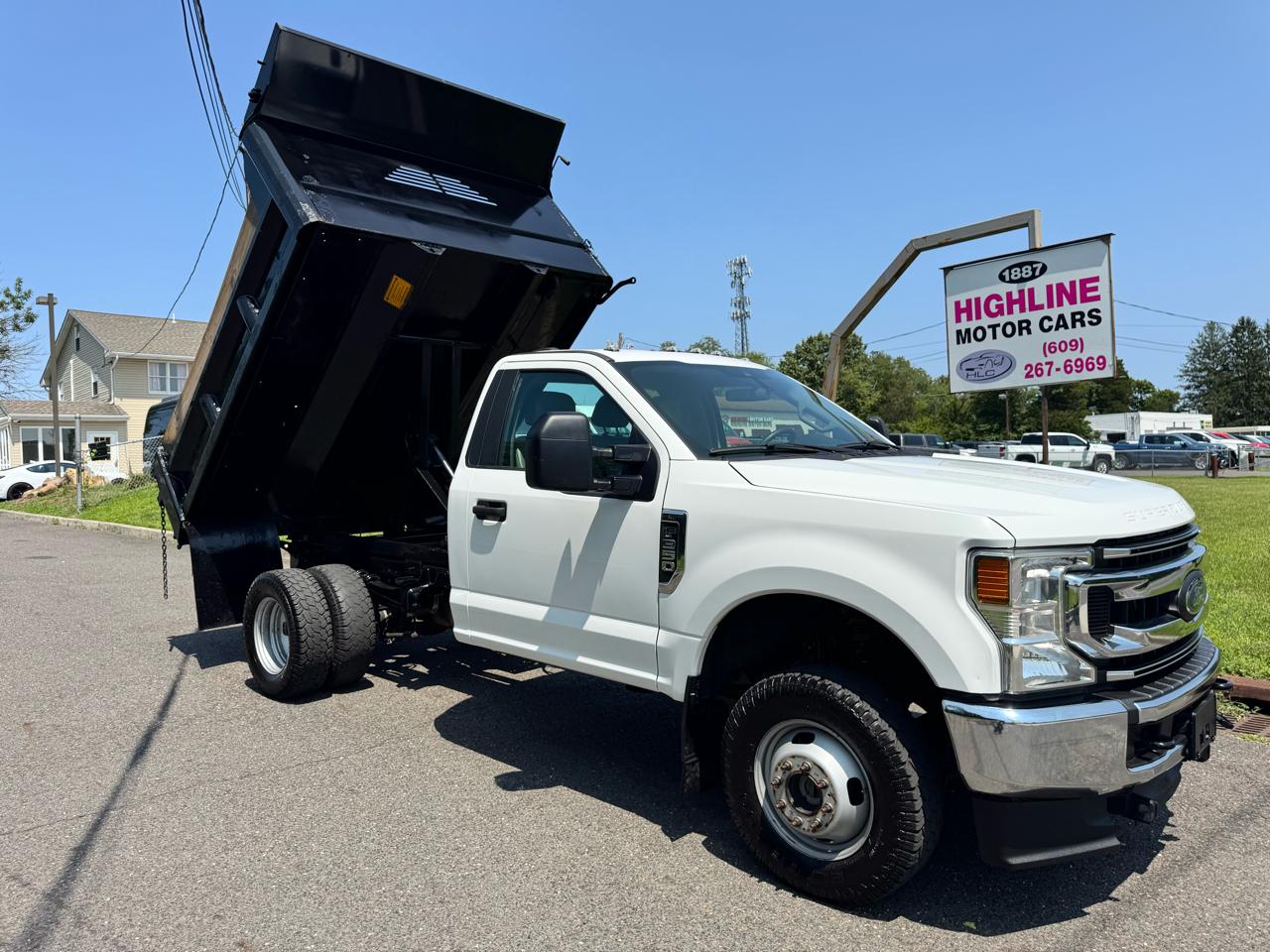 Ford Super Duty F-350 DRW XLT 4WD Reg Cab 145" WB 60" CA 2021