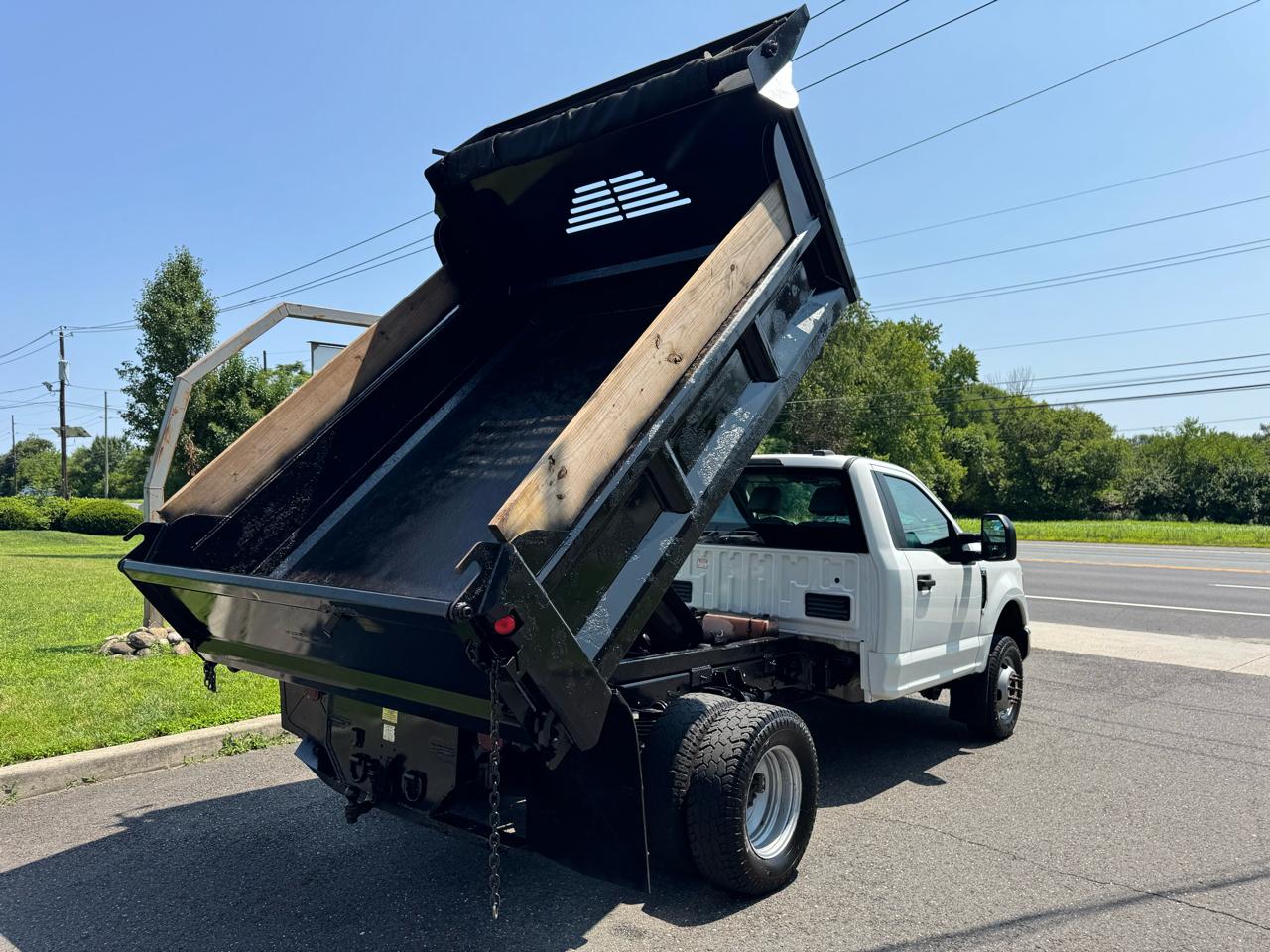 Ford Super Duty F-350 DRW XLT 4WD Reg Cab 145" WB 60" CA 2021