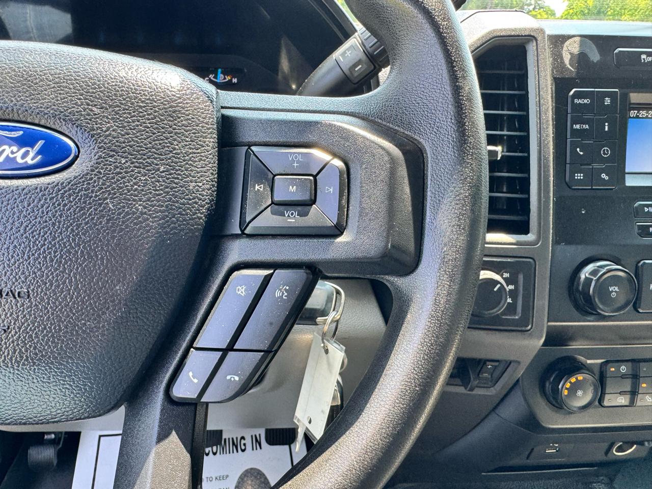 Ford Super Duty F-350 DRW XLT 4WD Reg Cab 145" WB 60" CA 2021