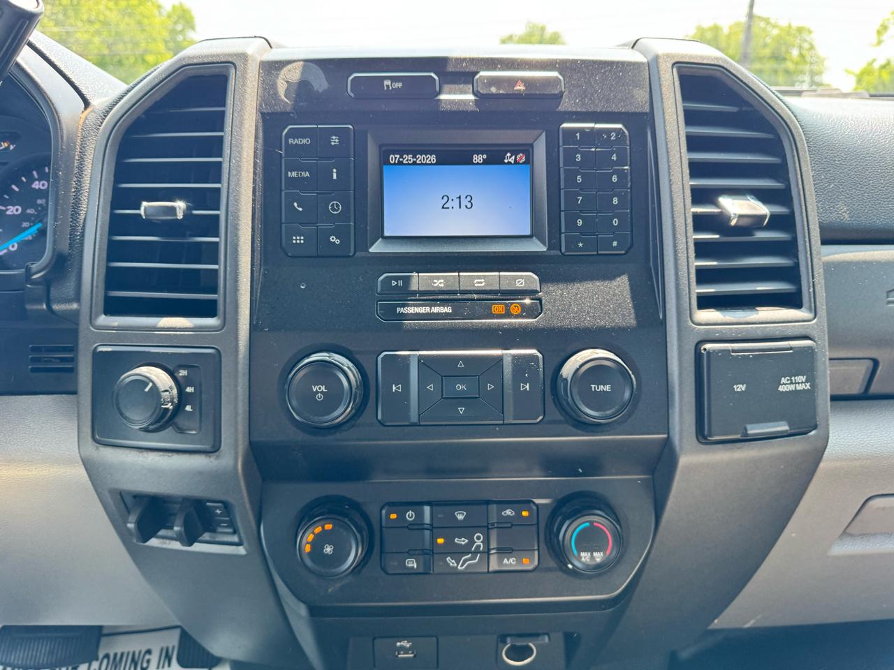 Ford Super Duty F-350 DRW XLT 4WD Reg Cab 145" WB 60" CA 2021
