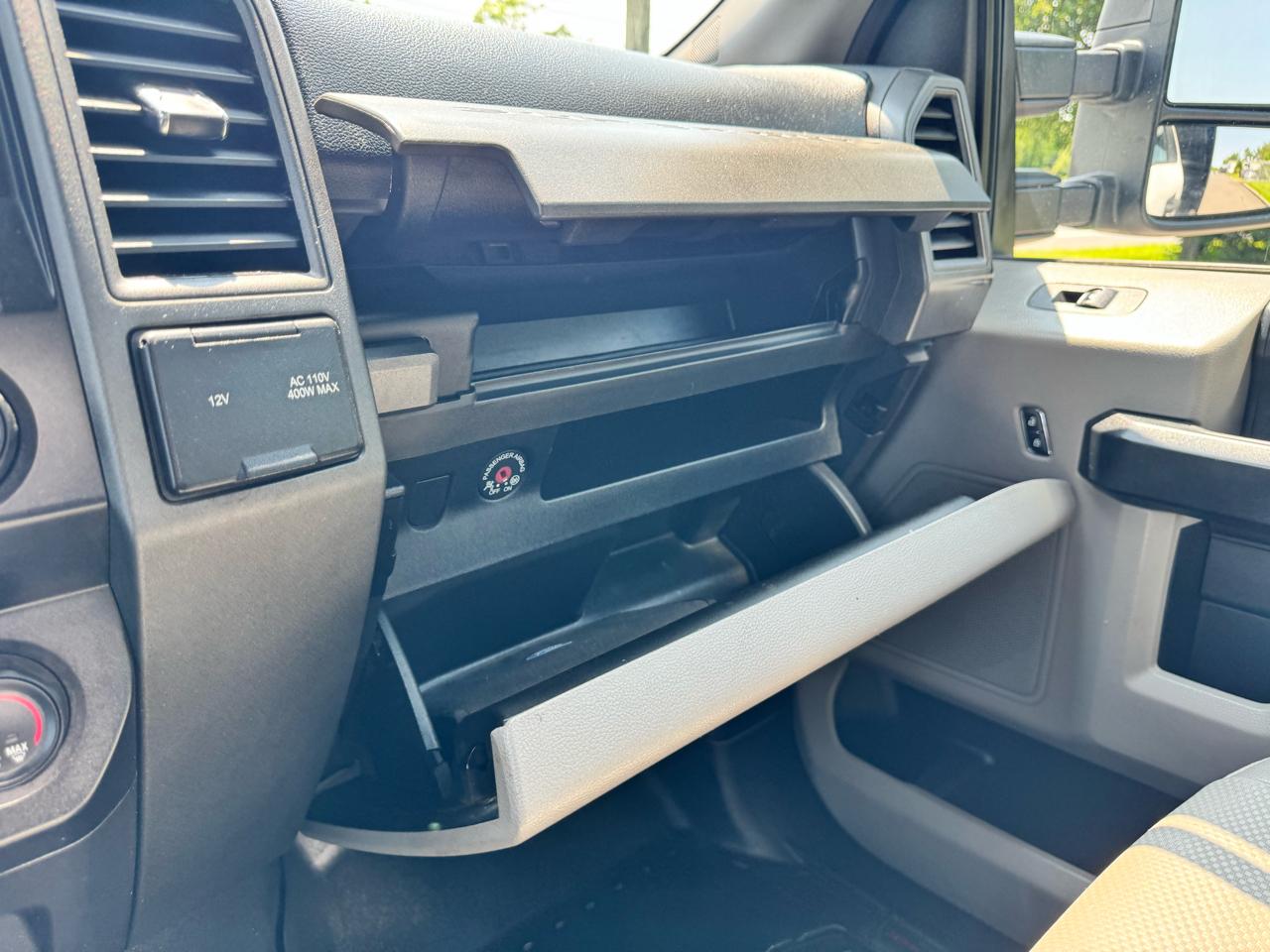 Ford Super Duty F-350 DRW XLT 4WD Reg Cab 145" WB 60" CA 2021