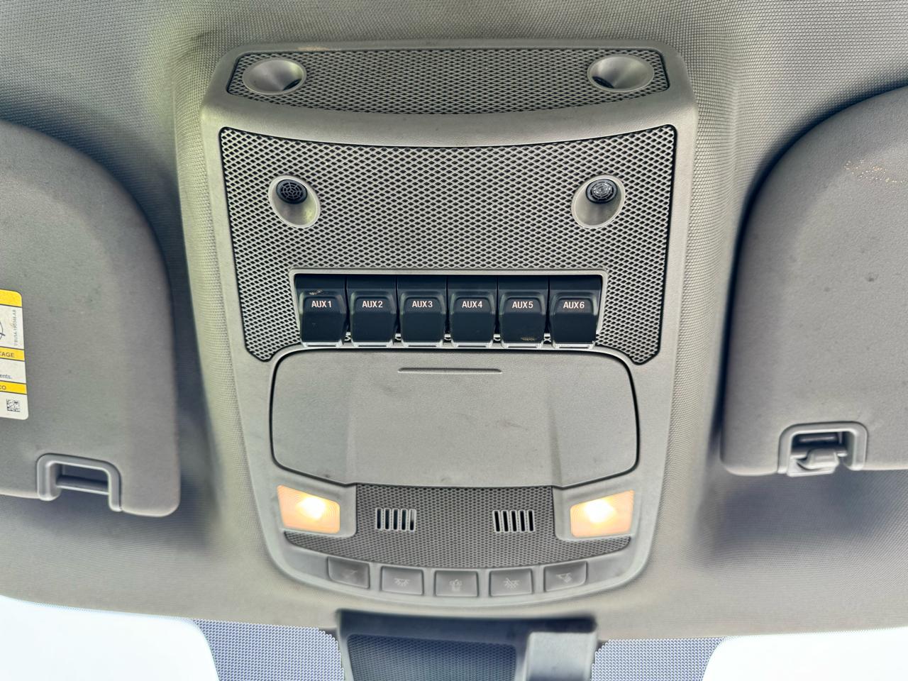 Ford Super Duty F-350 DRW XLT 4WD Reg Cab 145" WB 60" CA 2021