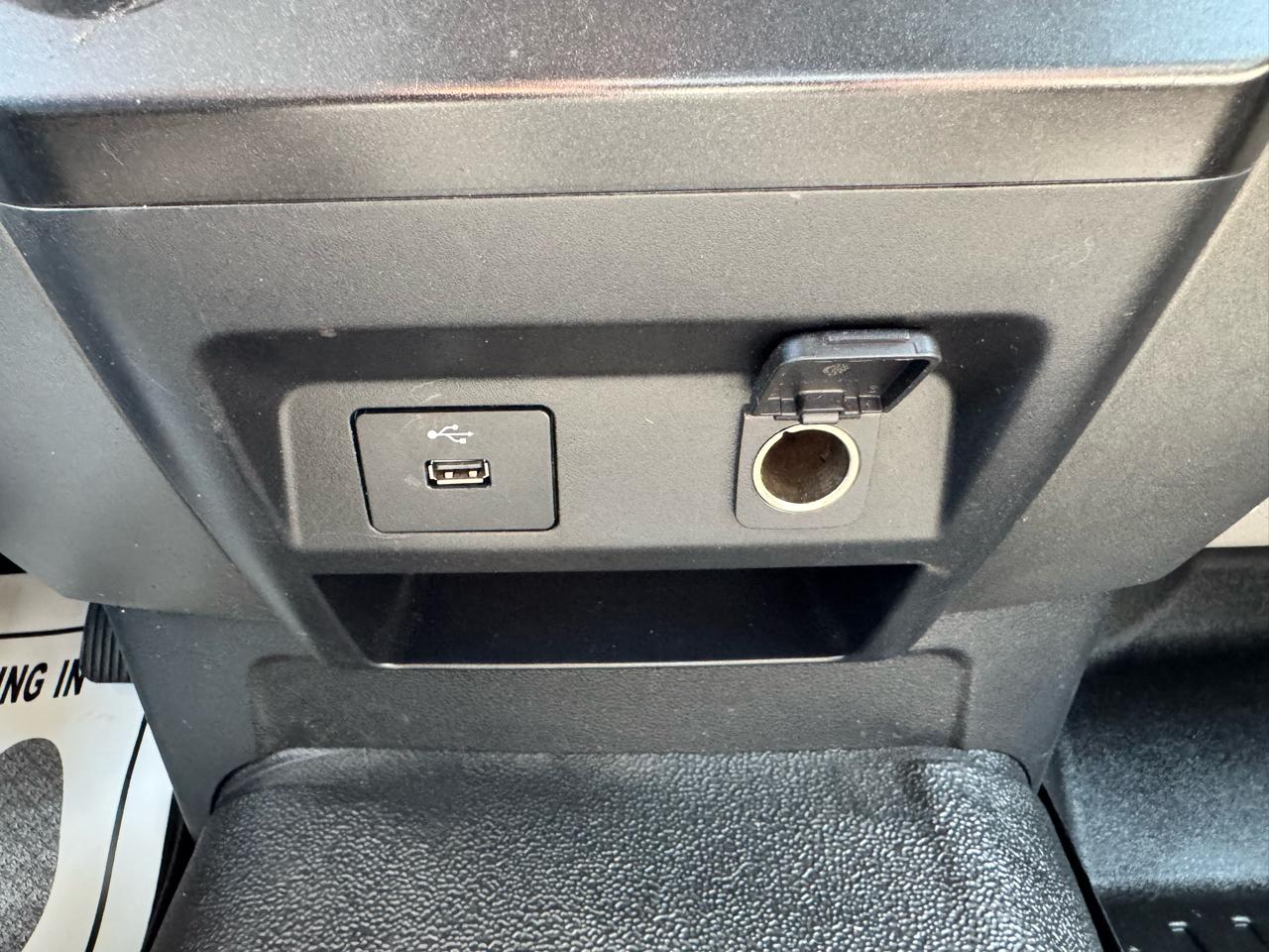 Ford Super Duty F-350 DRW XLT 4WD Reg Cab 145" WB 60" CA 2021