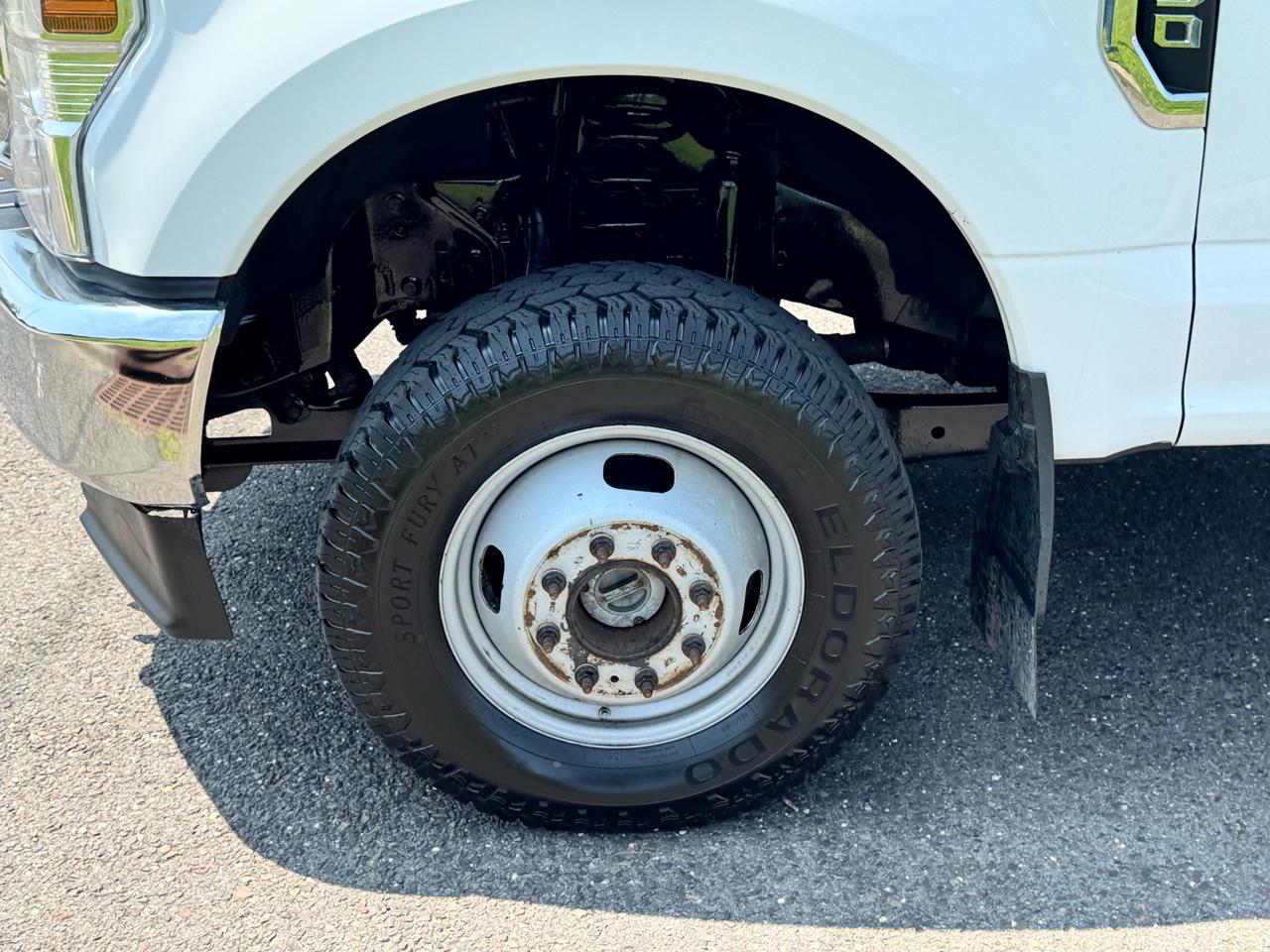 Ford Super Duty F-350 DRW XLT 4WD Reg Cab 145" WB 60" CA 2021