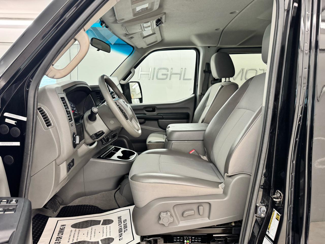 Nissan NVP 3500 V6 SV 2014