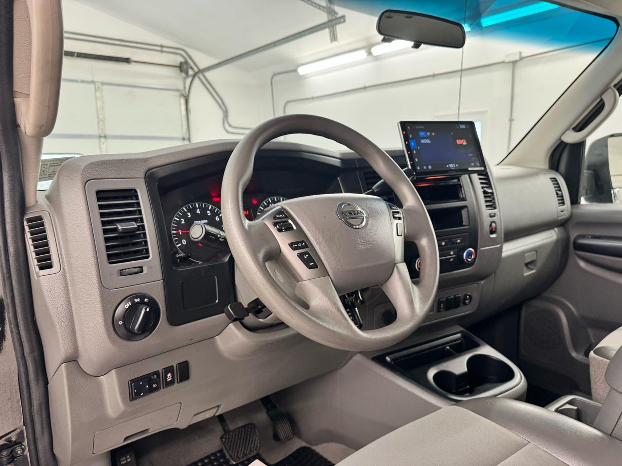 Nissan NVP 3500 V6 SV 2014